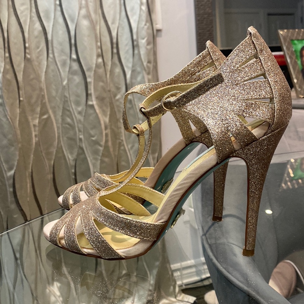 Woman’s high heels, 4inch heels